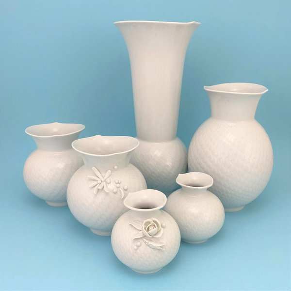 Vase mit Wellenspiel Relief, Sabine Wachs, Weiß, H 20,5 cm