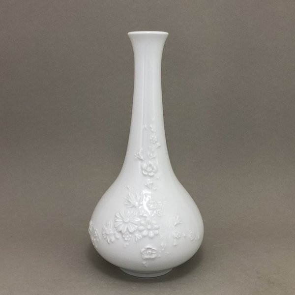 Vase mit Blütenrelief, Weiß, H 26,0 cm