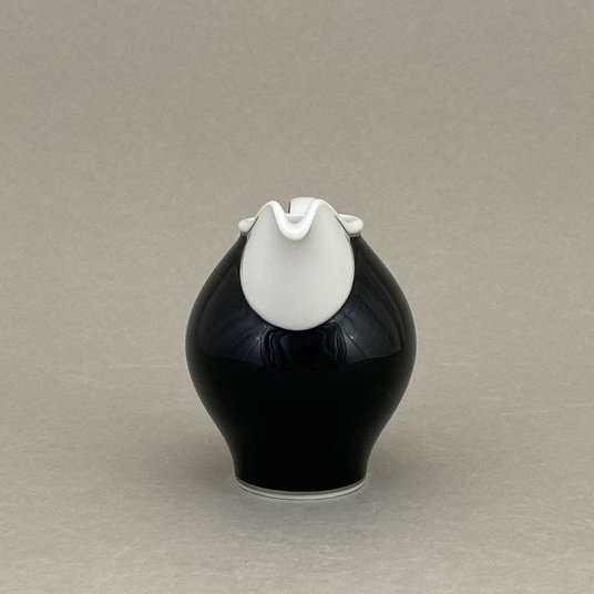 Milchkännchen, Form "Paris", schwarzer Bord, Platindekoration