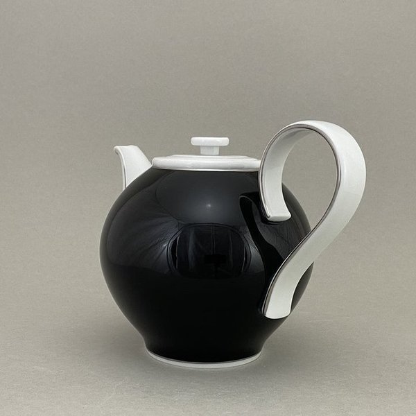 Teekanne, Form "Paris", schwarzer Bord glasiert, Platindekoration