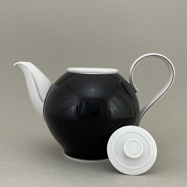 Teekanne, Form "Paris", schwarzer Bord glasiert, Platindekoration