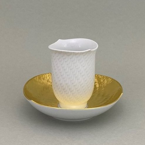 Kaffeetasse m. Golduntertasse, Form "Wellenspiel Relief",  V 0,15 l