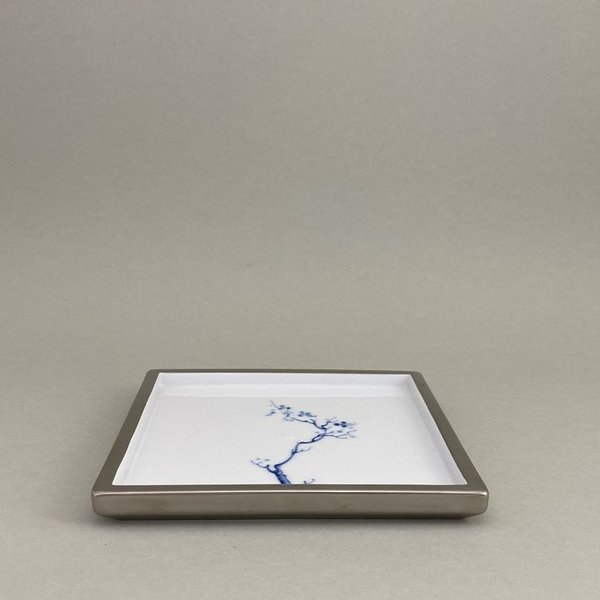 Platte, Form "MEISSEN® Cosmopolitan", Blue Orchid Platinum, 17 x 17 cm