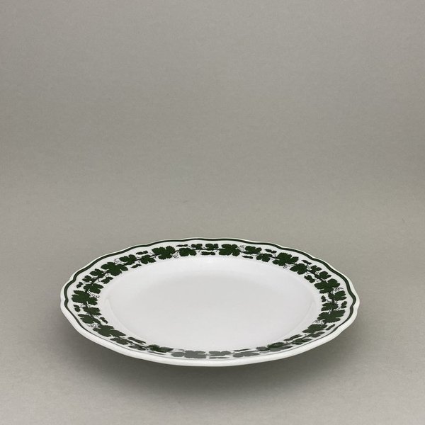 Speiseteller, Form "Neuer Ausschnitt", Voller grüner Weinkranz, weißer Rand, L 25 cm