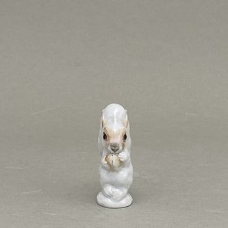 Junges Eichhörnchen, Bunt staffiert, leicht, H 6 cm