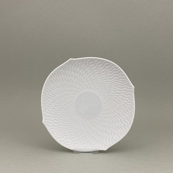 Teeuntertasse zu 29633, Form "Wellenspiel Relief", Biskuit Weiß, Ø 16 cm
